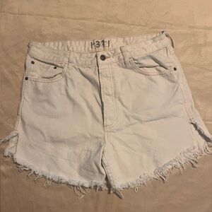 Women's we the free Frayed white Denim Shorts with button fly front